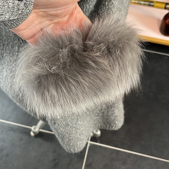 Rudsak sweater tunic perfect over tights or leggings and a long sleeve tee. - Picture 2 of 9